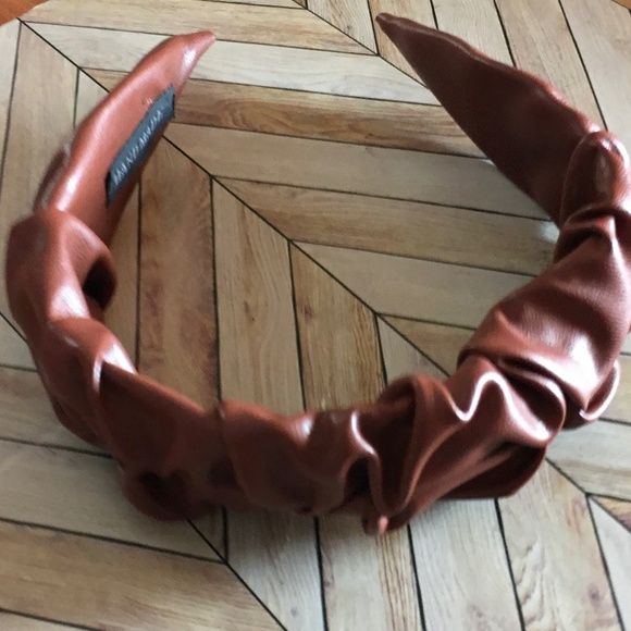 Sincerly Jules Brown Styling Faux Leather Scrunched Headband with Knotted Design - Picture 9 of 10